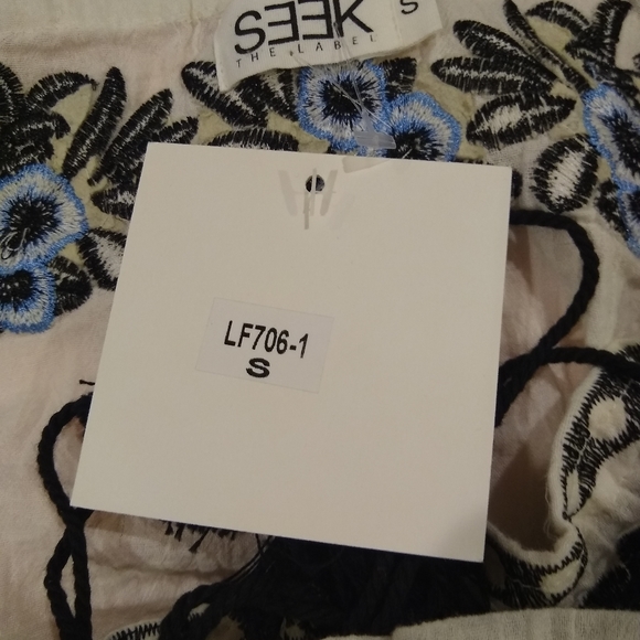 LF Seek the Label Embroidered Off Shoulder Blouse - Picture 9 of 11